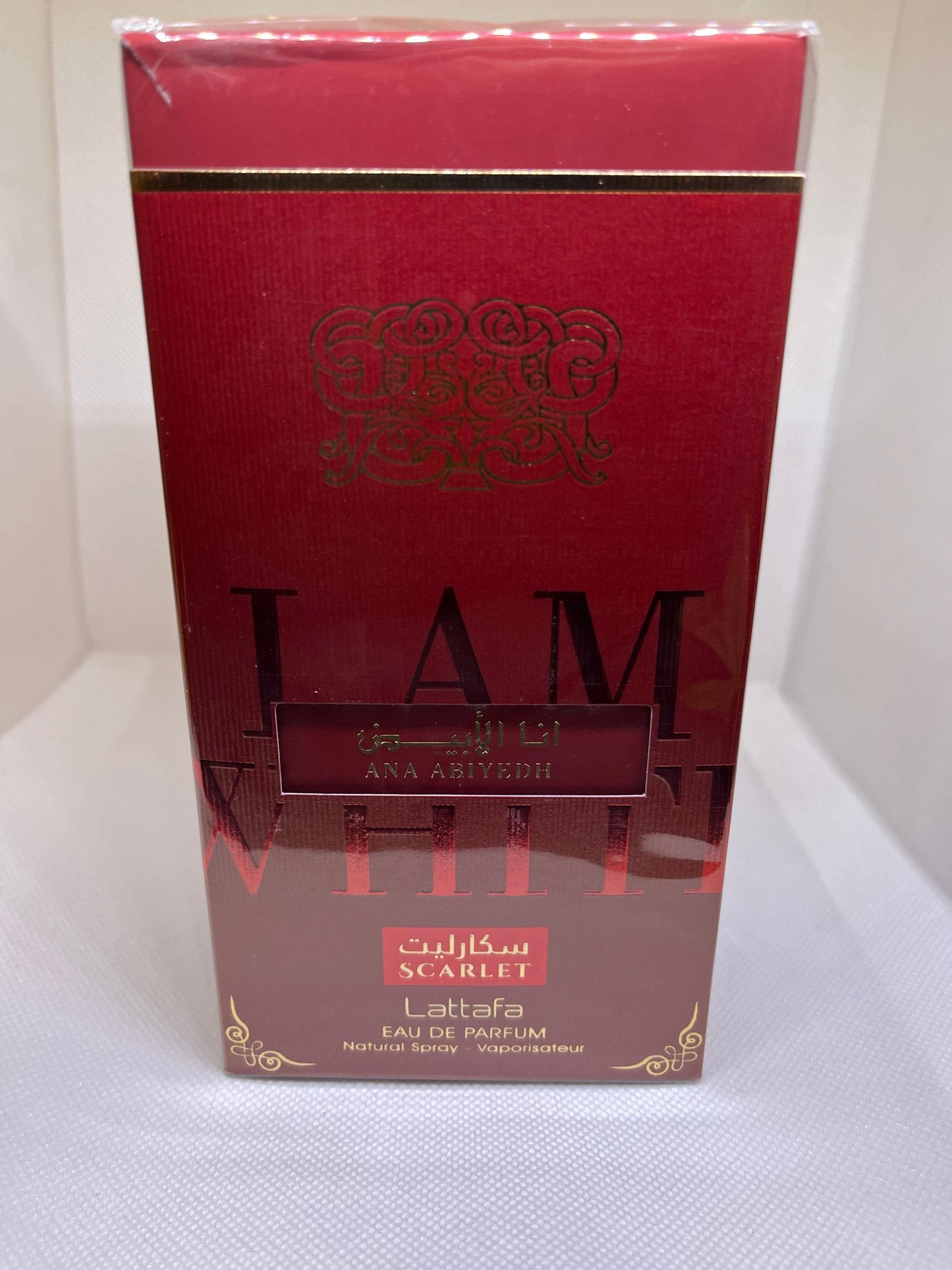 عطر انا الابيض سكارليت